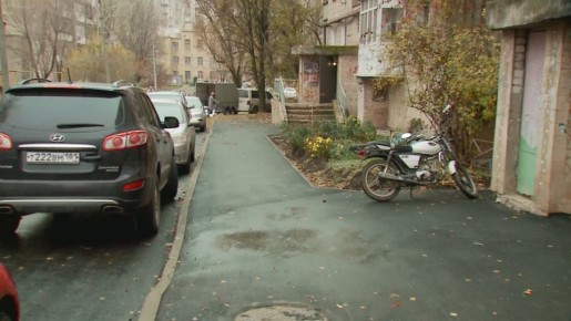 Жители Микроцентра г. Краснодона благодарят тюменских строителей