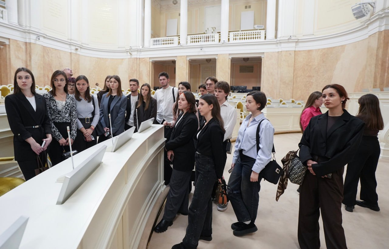 При содействии Дениса Мирошниченко студенты ЛГАКИ посетили Санкт-Петербург При содействии Дениса Мирошниченко студенты ЛГАКИ посетили Санкт-Петербург