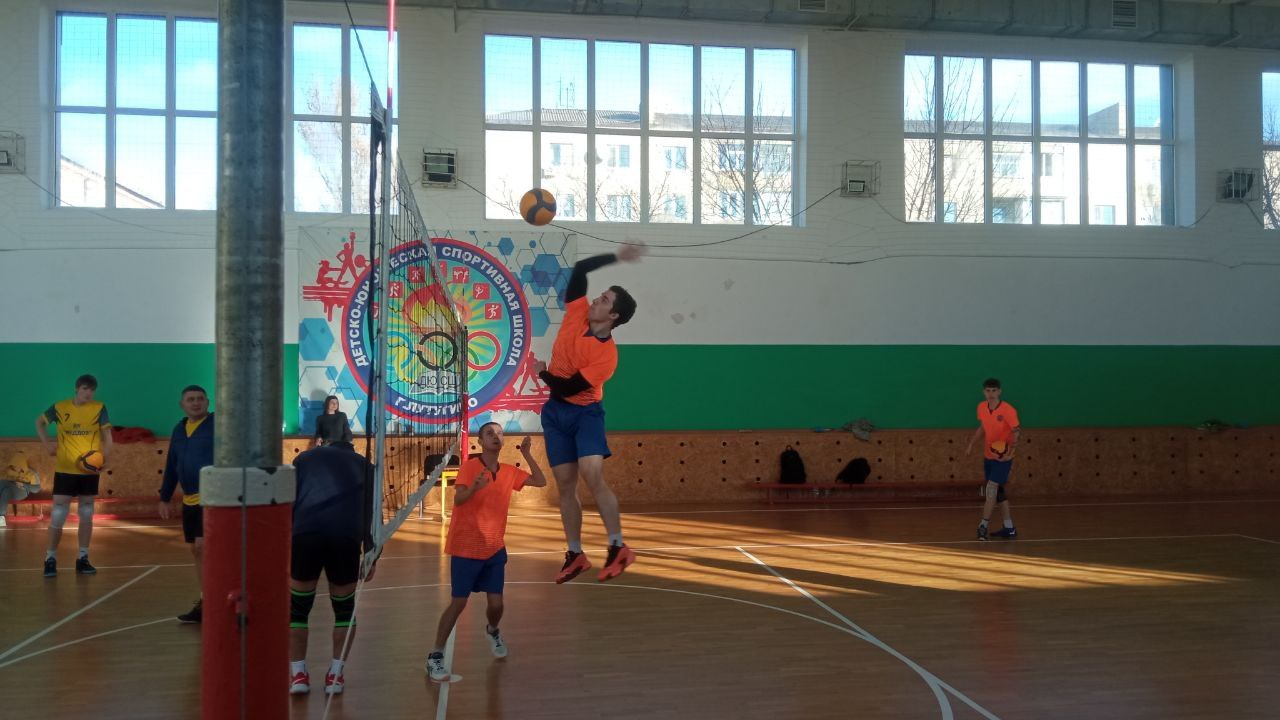 Турнир по волейболу прошел в Лутугино Турнир по волейболу прошел в Лутугино