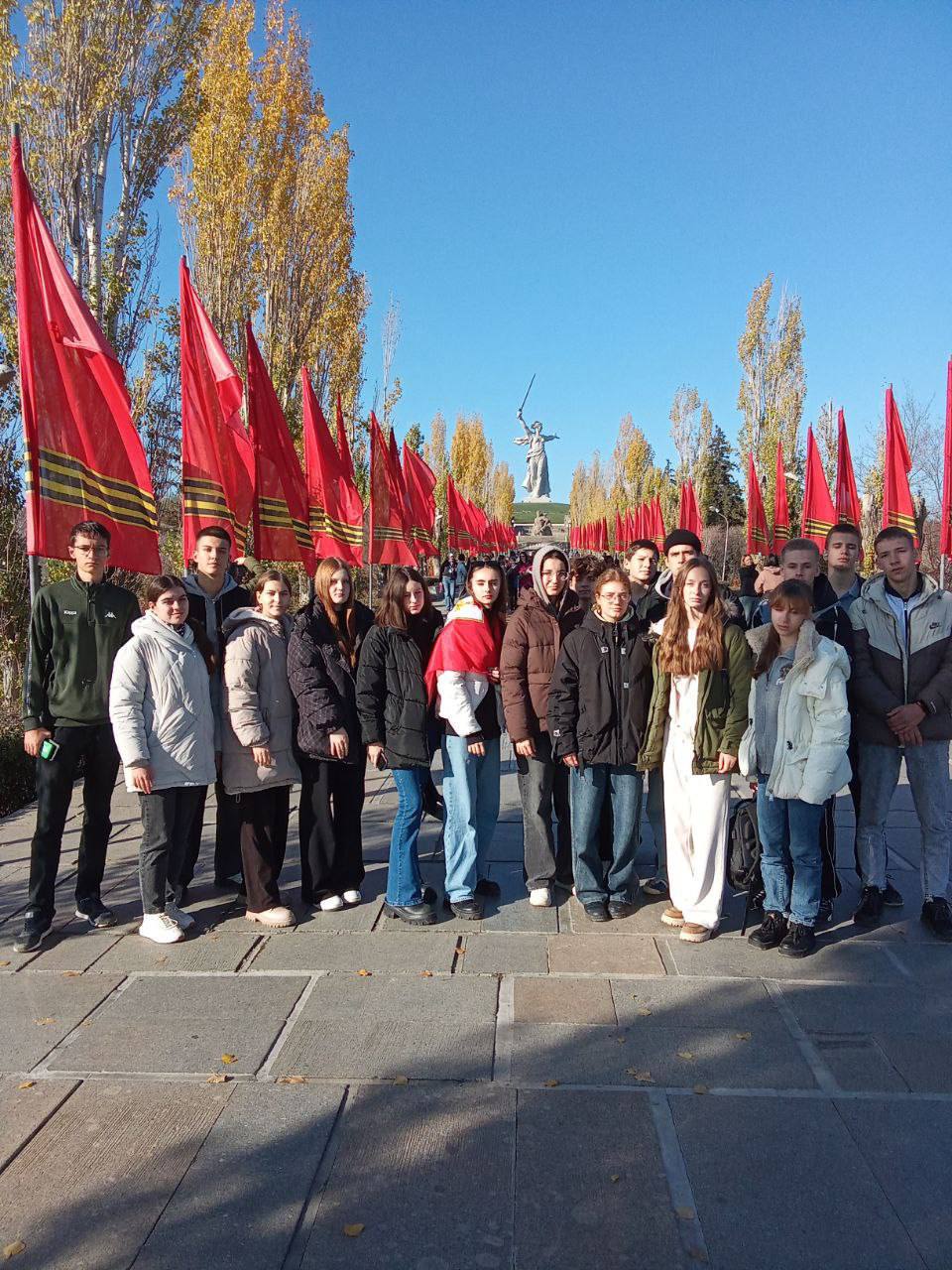 Инна Швенк: Члены Детского Общественного Совета при Уполномоченном по правам ребенка в Луганской Народной Республике Алина Коврижкина и Дамир Бабич, стали участниками профильной патриотической смены и окружного слёта... Инна Швенк: Члены Детского Общественного Совета при Уполномоченном по правам ребенка в Луганской Народной Республике Алина Коврижкина и Дамир Бабич, стали участниками профильной патриотической смены и окружного слёта...