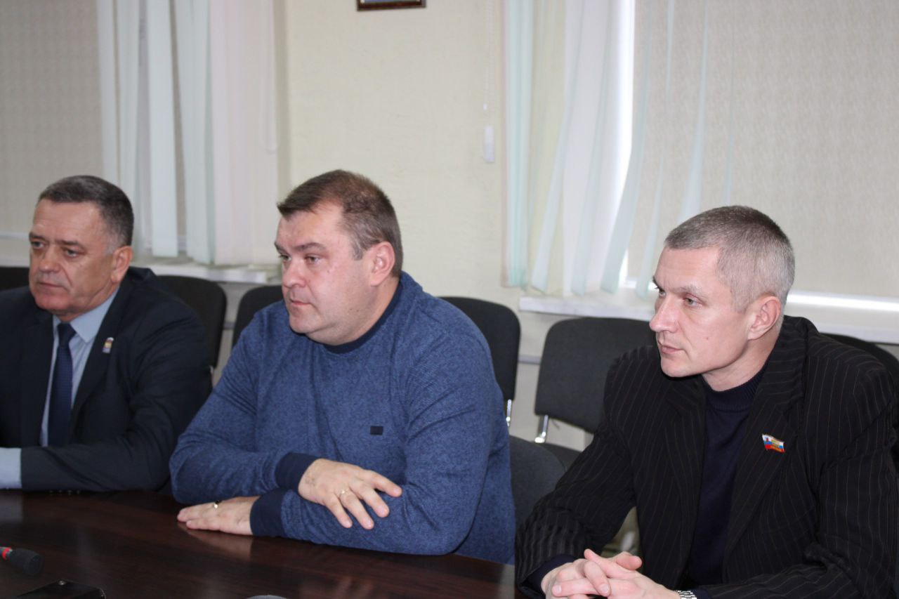 Андрей Рубанцов: Ровеньки: уверенный взгляд в будущее – "Депутатский час" определил вектор развития! Андрей Рубанцов: Ровеньки: уверенный взгляд в будущее – "Депутатский час" определил вектор развития!