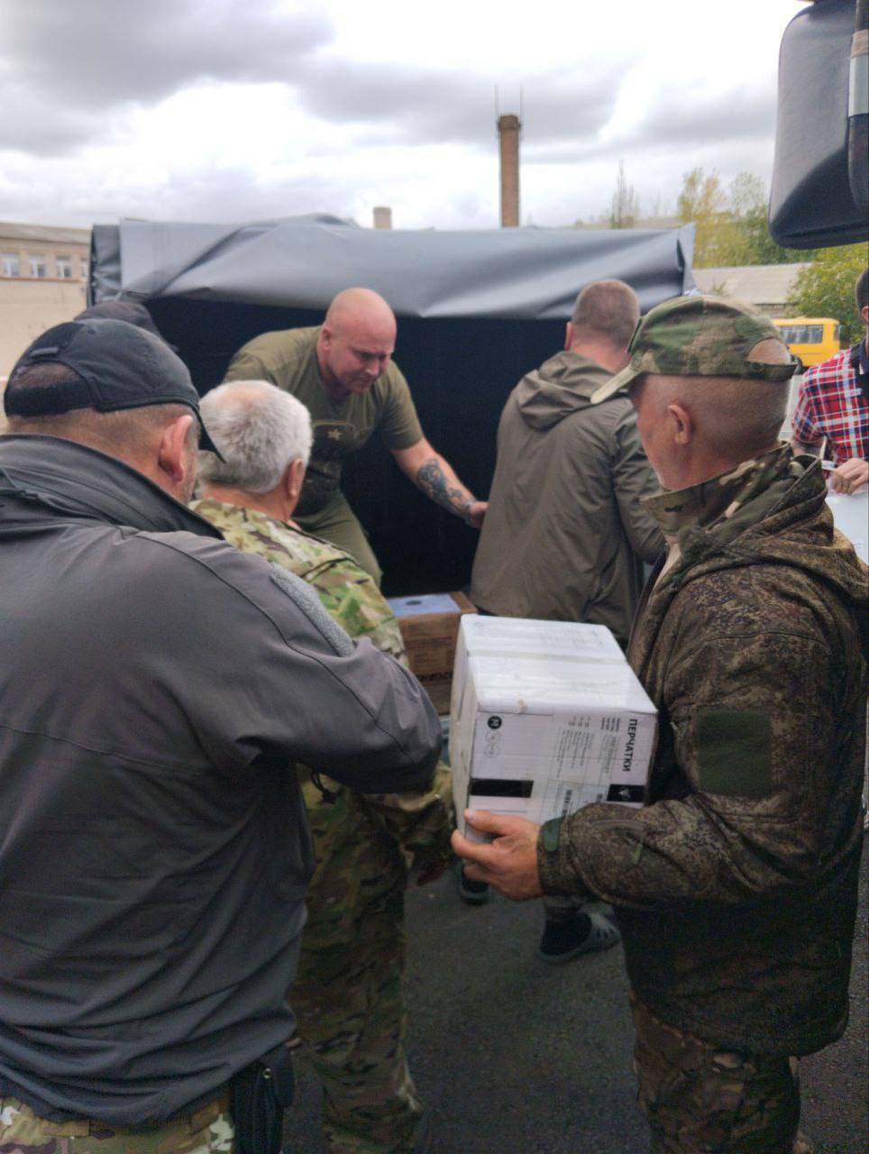 Марафон добрых дел КСВО продолжается: гуманитарный груз — военному госпиталю