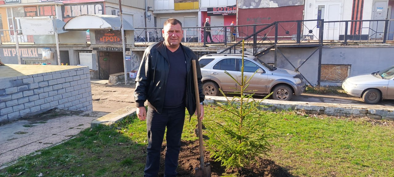 Депутаты Совета присоединились к акции «Сад памяти» Депутаты Совета присоединились к акции «Сад памяти»