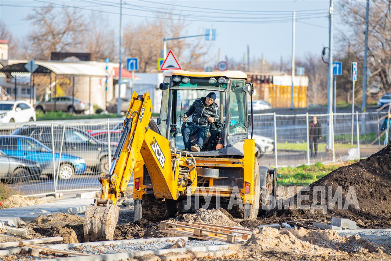 Яна Пащенко проверила ход реконструкции луганского парка «Дружба» Яна Пащенко проверила ход реконструкции луганского парка «Дружба»