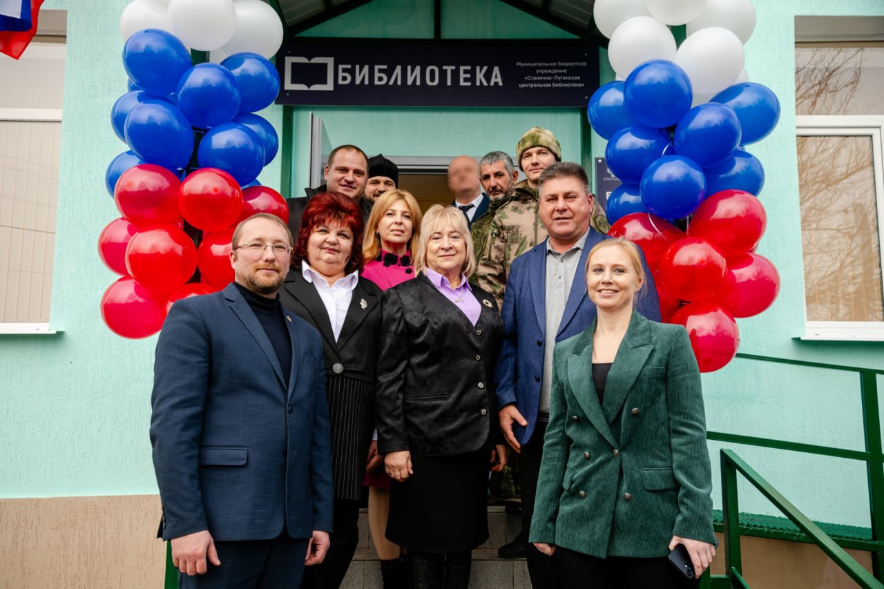 В ИК № 1 УФСИН России по Луганской Народной Республике изготовили мебель для Станично-Луганской центральной библиотеки