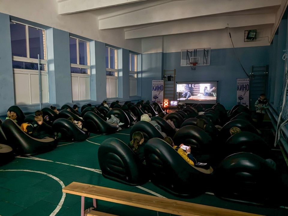 Константин Бутримов: Переездной кинотеатр посетил Нижний Нагольчик Антрацитовского муниципального округа Константин Бутримов: Переездной кинотеатр посетил Нижний Нагольчик Антрацитовского муниципального округа
