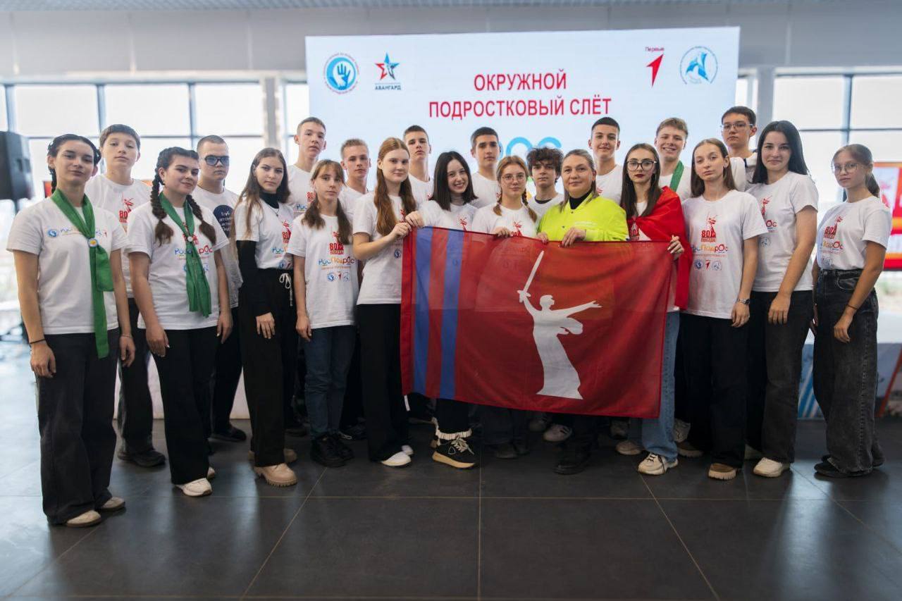 Инна Швенк: Члены Детского Общественного Совета при Уполномоченном по правам ребенка в Луганской Народной Республике Алина Коврижкина и Дамир Бабич, стали участниками профильной патриотической смены и окружного слёта... Инна Швенк: Члены Детского Общественного Совета при Уполномоченном по правам ребенка в Луганской Народной Республике Алина Коврижкина и Дамир Бабич, стали участниками профильной патриотической смены и окружного слёта...