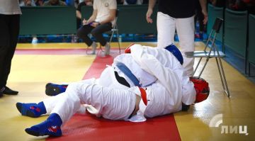 Чемпионат среди участников СВО по армейскому рукопашному бою впервые прошел в Луганске