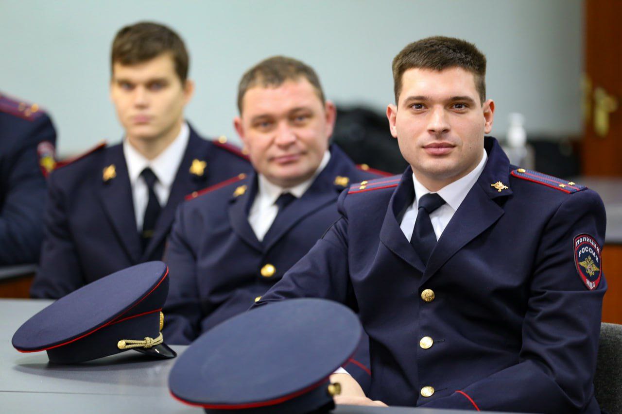 111111 Сергей Чернозуб вручил почётные грамоты и благодарности отличившимся участковым уполномоченным полиции региона 111111 Сергей Чернозуб вручил почётные грамоты и благодарности отличившимся участковым уполномоченным полиции региона