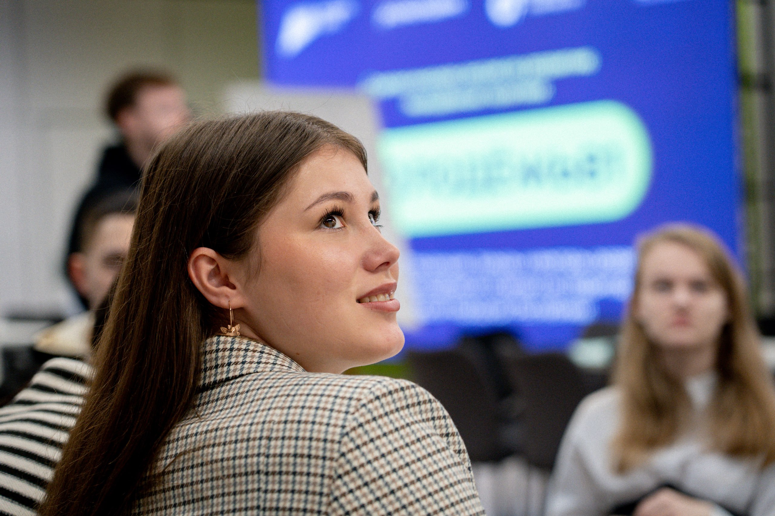 Это новый уровень. В Доме молодёжи стартовала стратегическая сессия по развитию молодежной политики «Молодежь81. Современные тенденции, тренды и векторы развития экосистемы молодежной политики на территории Луганской... Это новый уровень. В Доме молодёжи стартовала стратегическая сессия по развитию молодежной политики «Молодежь81. Современные тенденции, тренды и векторы развития экосистемы молодежной политики на территории Луганской...