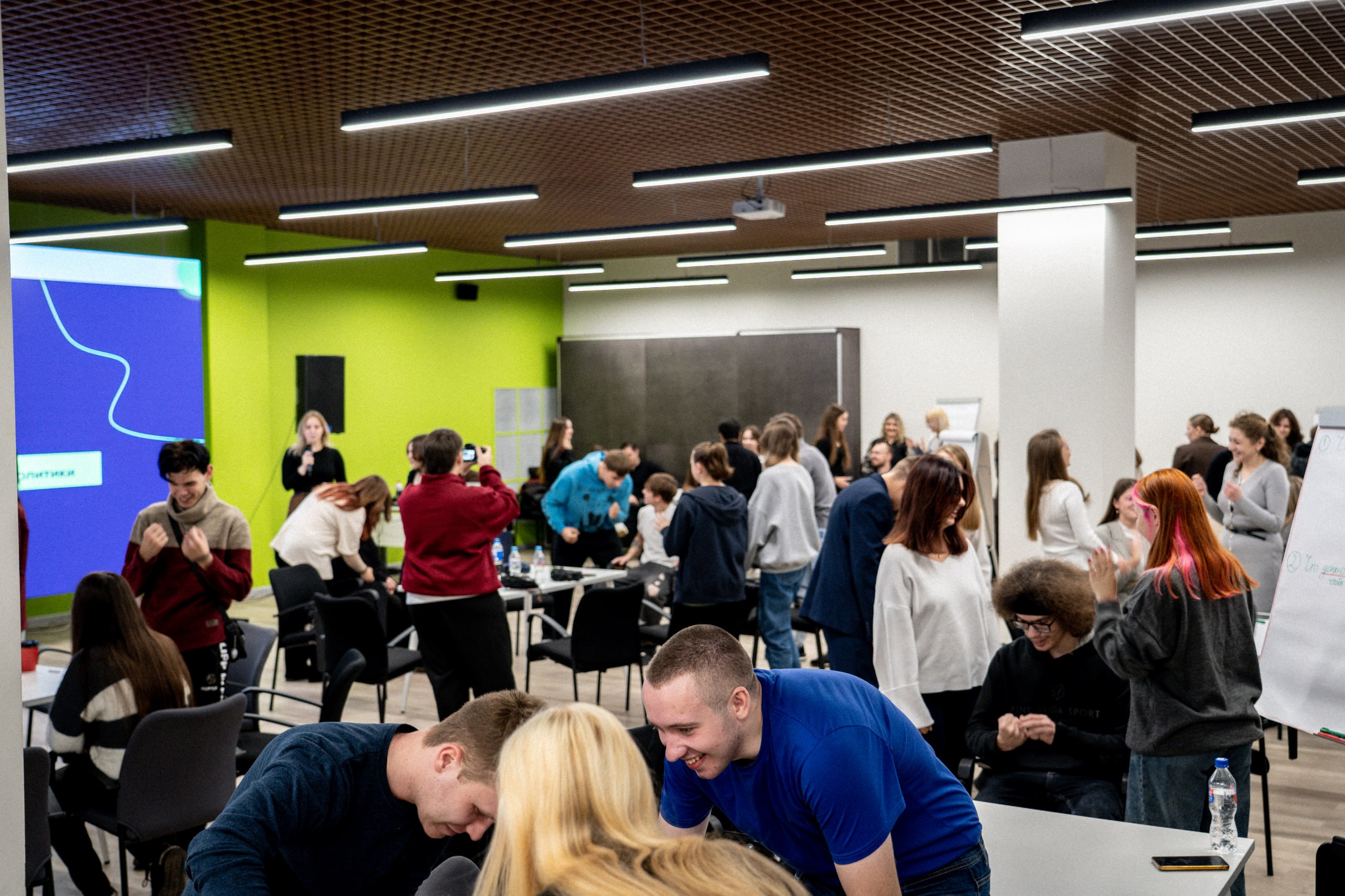 Это новый уровень. В Доме молодёжи стартовала стратегическая сессия по развитию молодежной политики «Молодежь81. Современные тенденции, тренды и векторы развития экосистемы молодежной политики на территории Луганской... Это новый уровень. В Доме молодёжи стартовала стратегическая сессия по развитию молодежной политики «Молодежь81. Современные тенденции, тренды и векторы развития экосистемы молодежной политики на территории Луганской...