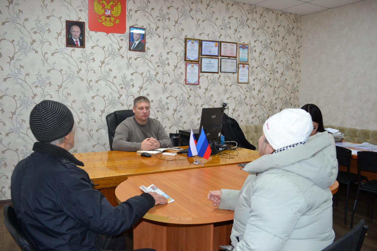 Главный архитектор Администрации Старобельского муниципального округа Жиряк Николай Владимирович провёл личный приём граждан