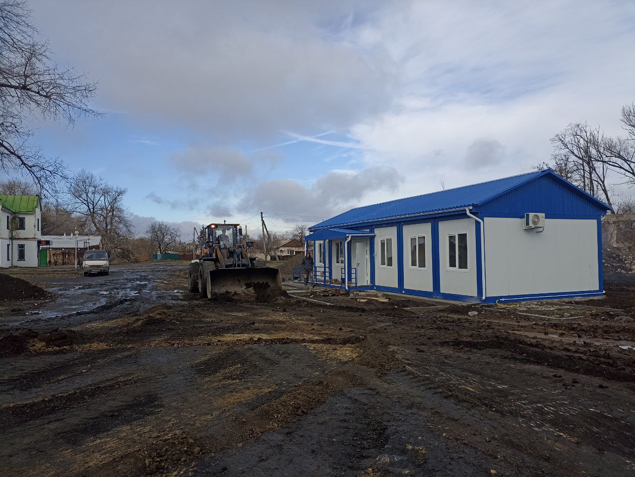 Одним из наиболее актуальных вопросов по содержанию улично-дорожной сети является состояние дорог без асфальтового покрытия, особенно в осенний период, когда на грунтовых и гравийных дорогах образуются ямы и выбоины Одним из наиболее актуальных вопросов по содержанию улично-дорожной сети является состояние дорог без асфальтового покрытия, особенно в осенний период, когда на грунтовых и гравийных дорогах образуются ямы и выбоины
