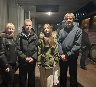 Инна Швенк: Члены Детского Общественного Совета при Уполномоченном по правам ребенка в Луганской Народной Республике Алина Коврижкина и Дамир Бабич, стали участниками профильной патриотической смены и окружного слёта...