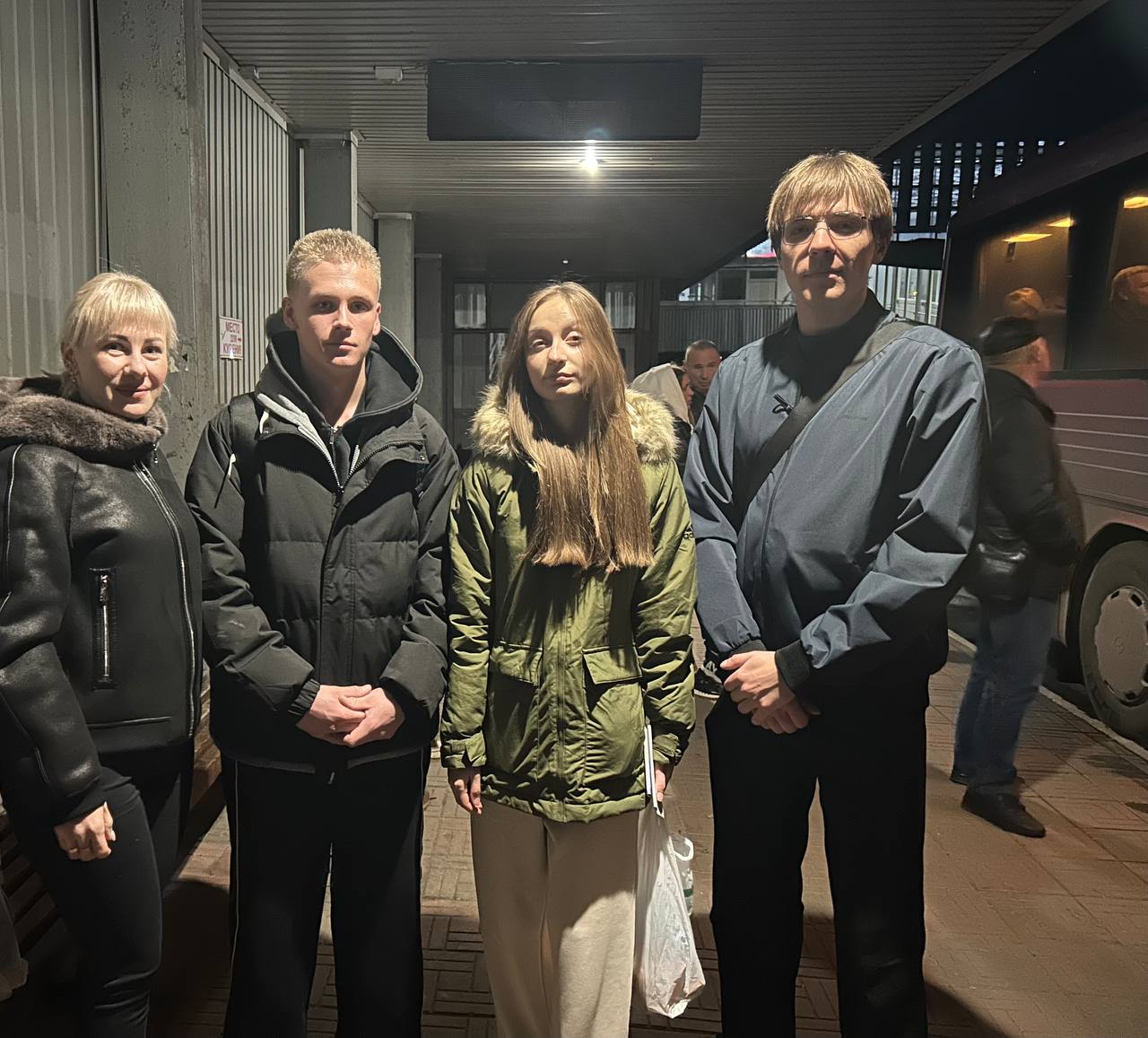 Инна Швенк: Члены Детского Общественного Совета при Уполномоченном по правам ребенка в Луганской Народной Республике Алина Коврижкина и Дамир Бабич, стали участниками профильной патриотической смены и окружного слёта...