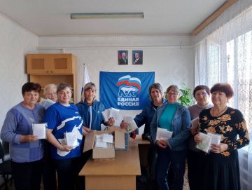 Виктория Сошина: В рамках акции «Zа Победу» активистки "Женского Движения Единой России" и первичного отделения № 25 посёлка Есауловка вместе со специалистами отдела по делам территорий, сотрудниками СДК и библиотекарем...