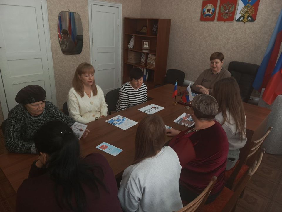 С целью повышения уровня антикоррупционного сознания и правовой грамотности в пгт Новодарьевка прошел круглый стол «Мы против коррупции» С целью повышения уровня антикоррупционного сознания и правовой грамотности в пгт Новодарьевка прошел круглый стол «Мы против коррупции»