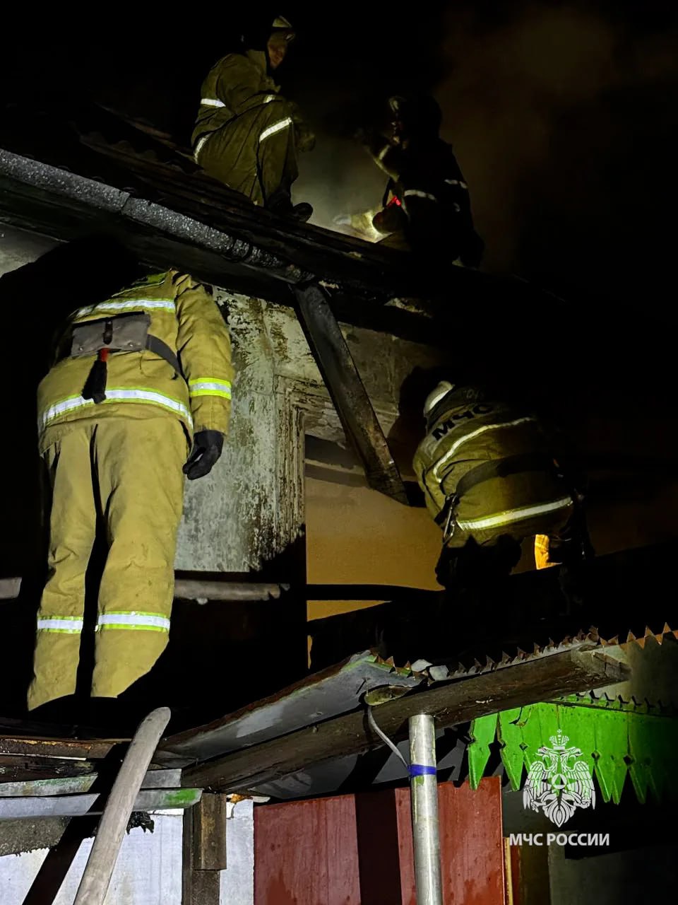На пожаре в Луганске спасена пенсионерка На пожаре в Луганске спасена пенсионерка