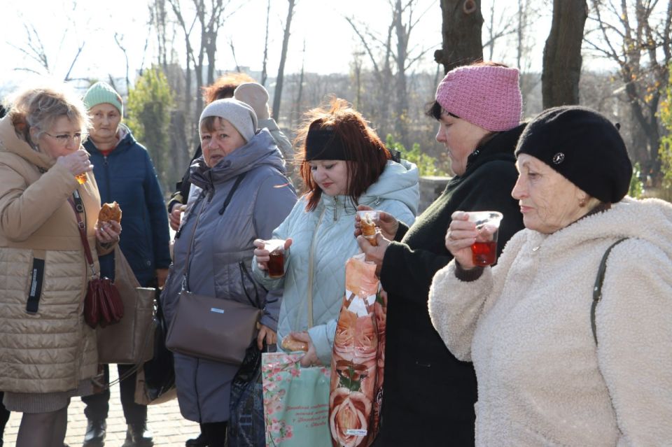 В сквере Победы высадили Материнскую аллею памяти В сквере Победы высадили Материнскую аллею памяти