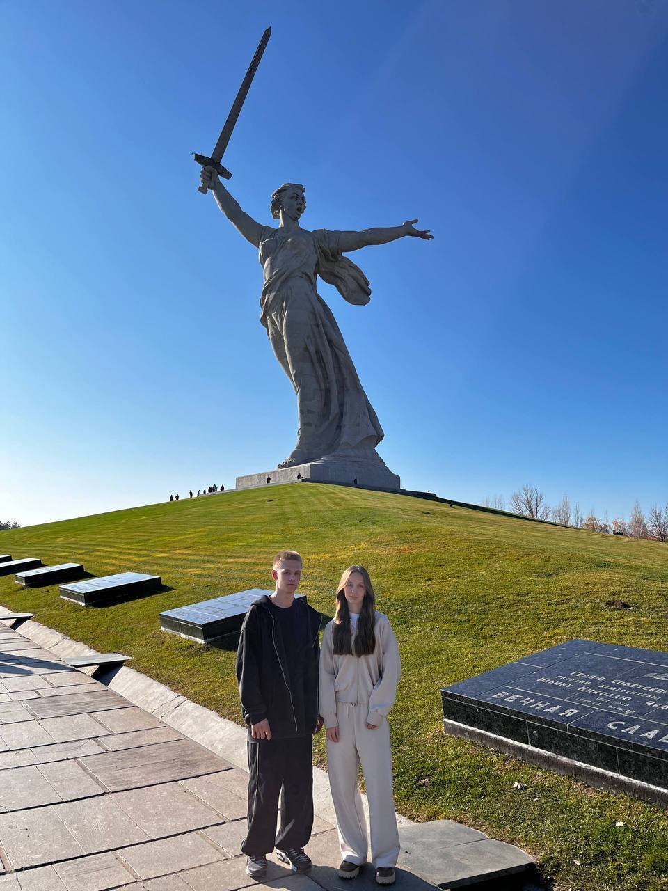 Инна Швенк: Члены Детского Общественного Совета при Уполномоченном по правам ребенка в Луганской Народной Республике Алина Коврижкина и Дамир Бабич, стали участниками профильной патриотической смены и окружного слёта... Инна Швенк: Члены Детского Общественного Совета при Уполномоченном по правам ребенка в Луганской Народной Республике Алина Коврижкина и Дамир Бабич, стали участниками профильной патриотической смены и окружного слёта...