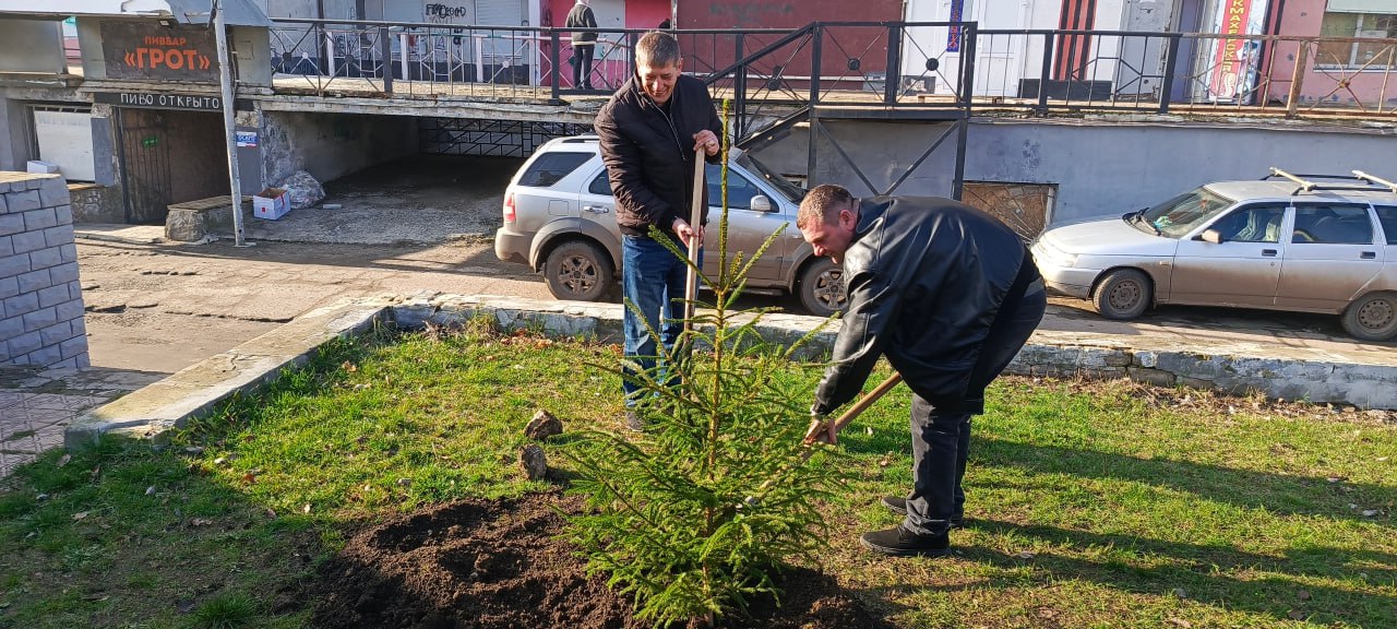 Депутаты Совета присоединились к акции «Сад памяти» Депутаты Совета присоединились к акции «Сад памяти»