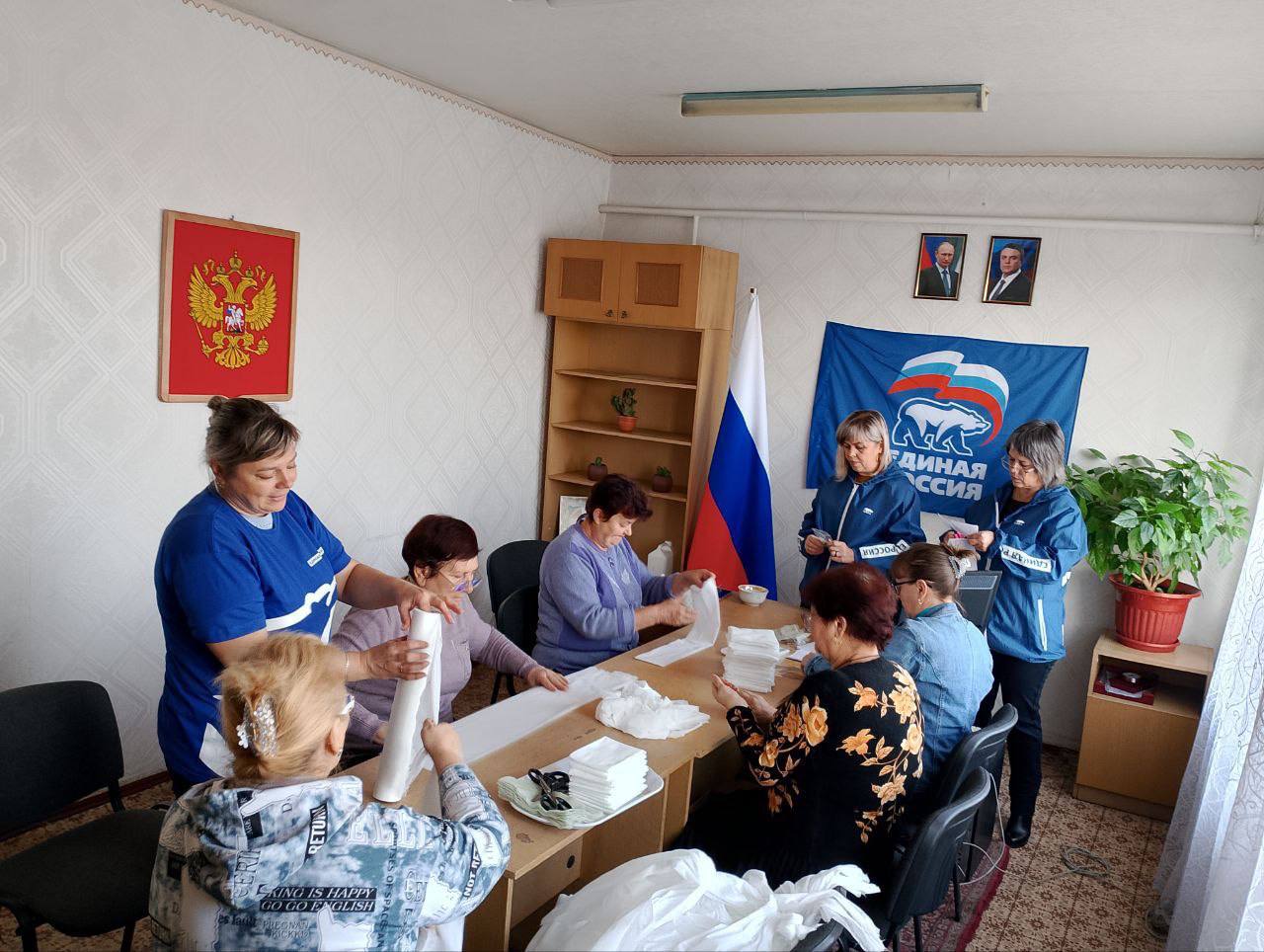 Виктория Сошина: В рамках акции «Zа Победу» активистки "Женского Движения Единой России" и первичного отделения № 25 посёлка Есауловка вместе со специалистами отдела по делам территорий, сотрудниками СДК и библиотекарем... Виктория Сошина: В рамках акции «Zа Победу» активистки "Женского Движения Единой России" и первичного отделения № 25 посёлка Есауловка вместе со специалистами отдела по делам территорий, сотрудниками СДК и библиотекарем...