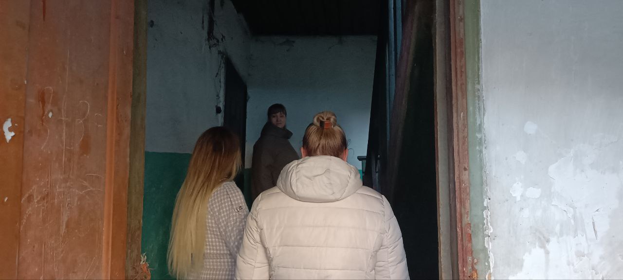 Отдел культуры, спорта и молодёжной политики совместно с сотрудниками отдела жизнеобеспечения пгт Кленовый, ОМВД России «Ровеньковский» и «Семейный центр» г. Ровеньки, в рамках Всероссийской акции «Безопасность детства»... Отдел культуры, спорта и молодёжной политики совместно с сотрудниками отдела жизнеобеспечения пгт Кленовый, ОМВД России «Ровеньковский» и «Семейный центр» г. Ровеньки, в рамках Всероссийской акции «Безопасность детства»...