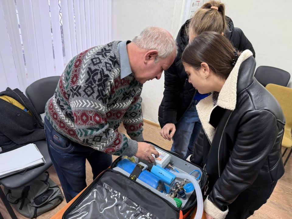 В Алчевске провели тренинг по усовершенствованию навыков работы с медицинским оборудованием В Алчевске провели тренинг по усовершенствованию навыков работы с медицинским оборудованием