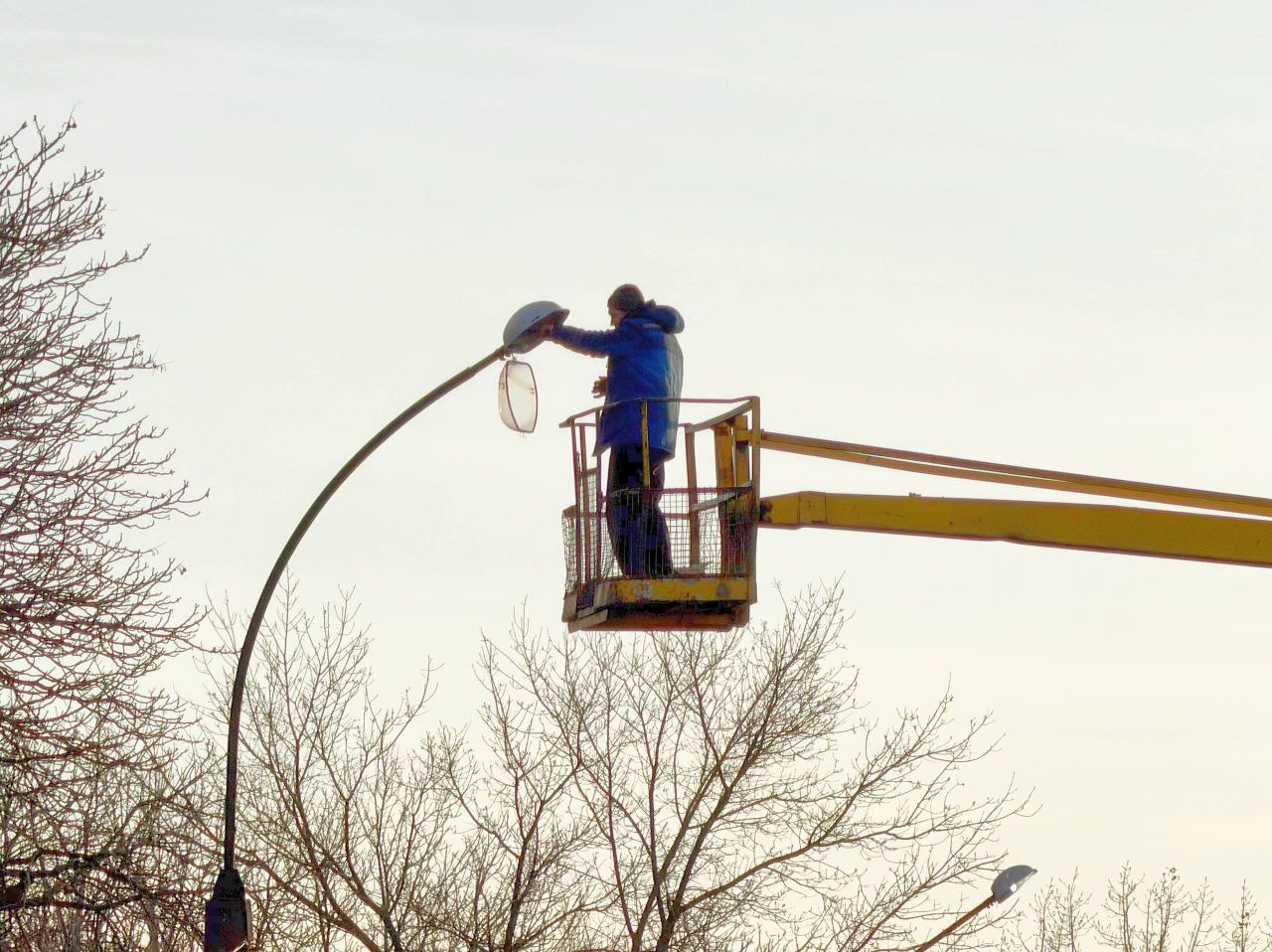Сергей Колягин: Сегодня сотрудники Муниципального унитарного предприятия «Комбинат коммунальных услуг города Первомайска» провели комплекс мероприятий по подготовке города к предстоящему зимнему сезону Сергей Колягин: Сегодня сотрудники Муниципального унитарного предприятия «Комбинат коммунальных услуг города Первомайска» провели комплекс мероприятий по подготовке города к предстоящему зимнему сезону