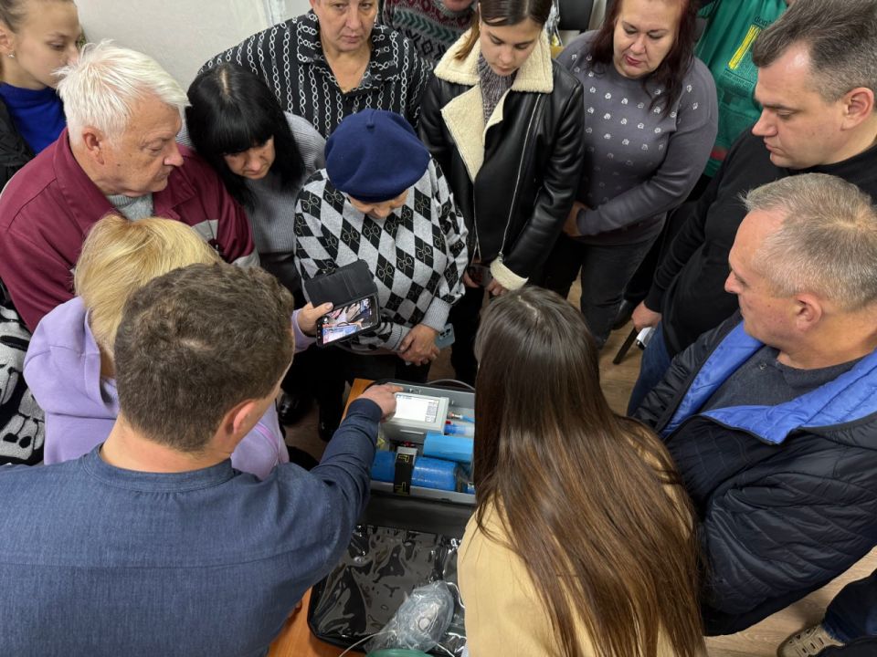 В Алчевске провели тренинг по усовершенствованию навыков работы с медицинским оборудованием В Алчевске провели тренинг по усовершенствованию навыков работы с медицинским оборудованием