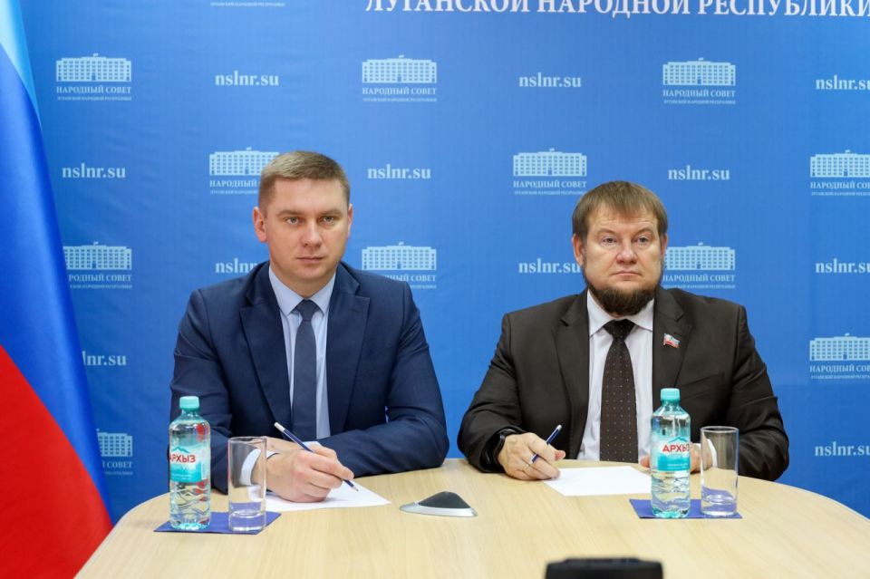 Денис Колесников и Алексей Белецкий приняли участие в рассмотрении проекта федерального закона «О федеральном бюджете на 2026 год и на плановый период 2027 и 2028 годов»