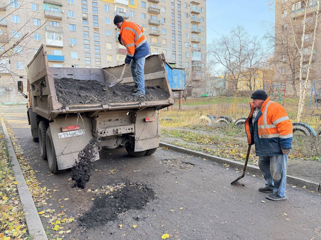 Сергей Колягин: Сегодня сотрудники Муниципального унитарного предприятия «Комбинат коммунальных услуг города Первомайска» провели комплекс мероприятий по подготовке города к предстоящему зимнему сезону Сергей Колягин: Сегодня сотрудники Муниципального унитарного предприятия «Комбинат коммунальных услуг города Первомайска» провели комплекс мероприятий по подготовке города к предстоящему зимнему сезону