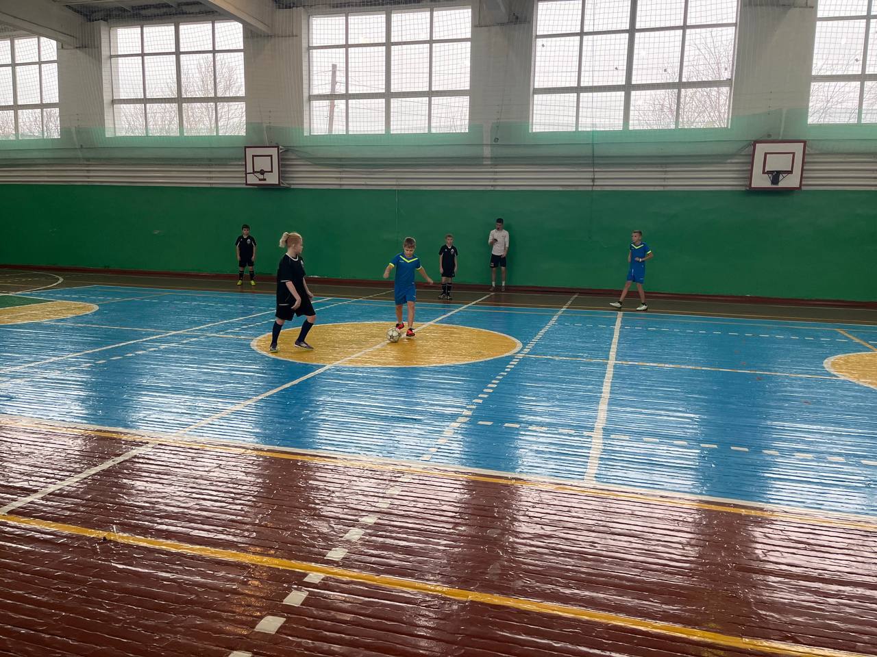 В городе Старобельск состоялся товарищеский матч по мини-футболу между командами «Орбита Нова» (г. Молодогвардейск) и МБУ ДО «Старобельская ДЮСШ»