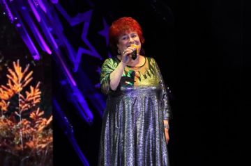 От всего сердца поздравляю директора Луганского Дворца культуры Татьяну Литман с высокой государственной наградой — Указом Президента России Владимира Владимировича Путина ей присвоено почётное звание «Заслуженный работник...