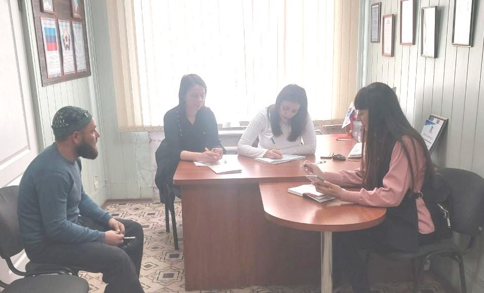 18 ноября в отделе жизнеобеспечения г. Миусинск состоялся выездной прием для населения специалистами филиала №13 Государственного казенного учреждения Луганской Народной Республики «Республиканский центр социальной защиты... 18 ноября в отделе жизнеобеспечения г. Миусинск состоялся выездной прием для населения специалистами филиала №13 Государственного казенного учреждения Луганской Народной Республики «Республиканский центр социальной защиты...