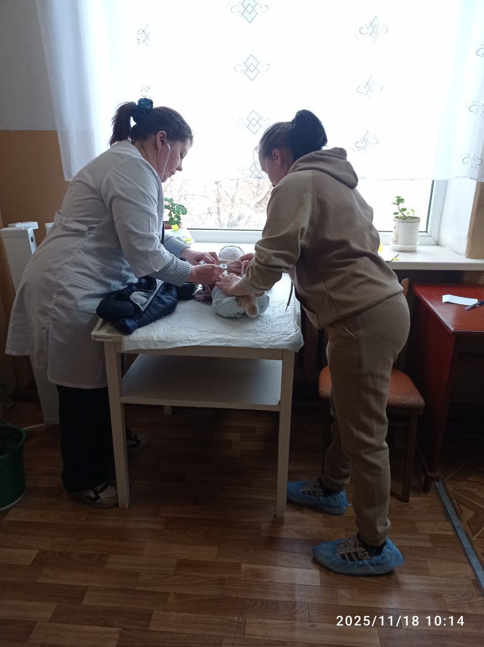 Сегодня в Перевальск прибыли врачи-педиатры Оксана Мужикова и Анастасия Корчагина из детской поликлиники №9 города Оренбурга Сегодня в Перевальск прибыли врачи-педиатры Оксана Мужикова и Анастасия Корчагина из детской поликлиники №9 города Оренбурга