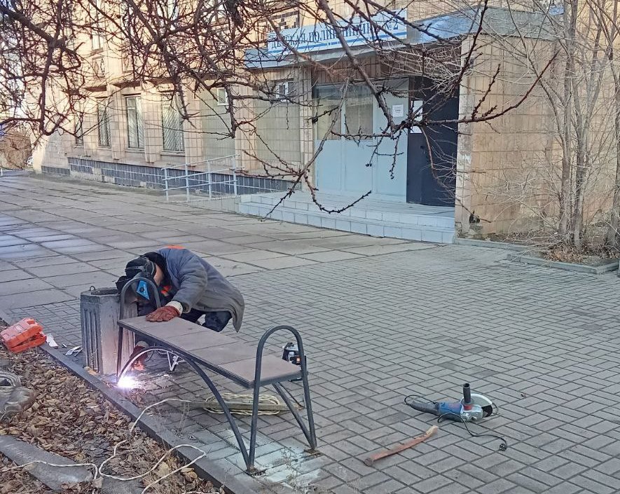 Коммунальные службы проводят работы на территории города Коммунальные службы проводят работы на территории города