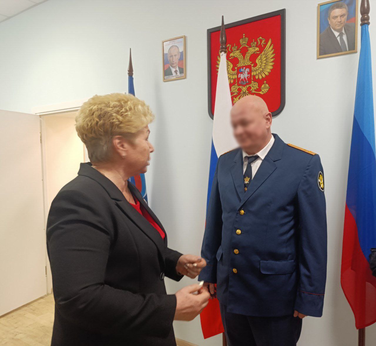 В ИК № 1 УФСИН России по Луганской Народной Республике изготовили мебель для Станично-Луганской центральной библиотеки В ИК № 1 УФСИН России по Луганской Народной Республике изготовили мебель для Станично-Луганской центральной библиотеки