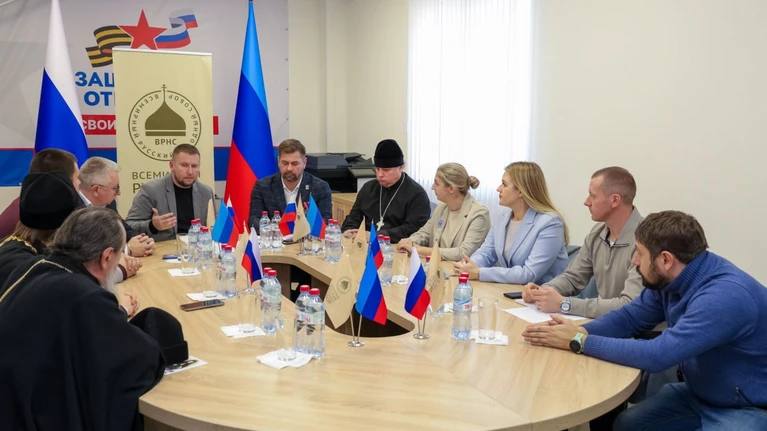 В Луганске открыли общественную приемную Всемирного Русского Народного Собора