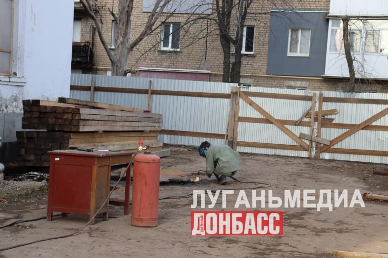 Красноярский край продолжает ход ремонта Комсомольского поселкового клуба Красноярский край продолжает ход ремонта Комсомольского поселкового клуба