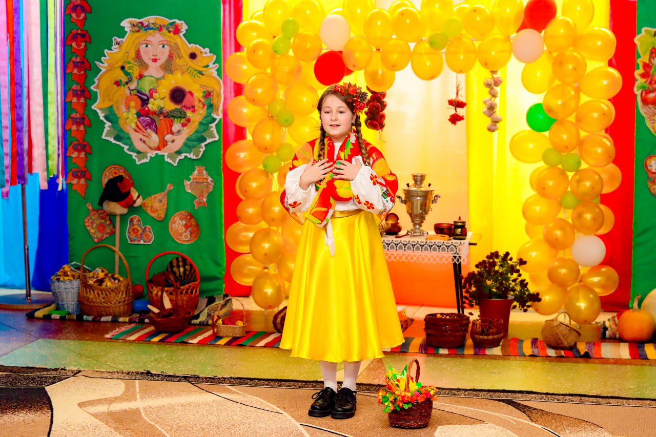 В ГБУДО ЛНР "Звезда" отгремела невероятно яркая, колоритная и веселая Ярмарка В ГБУДО ЛНР "Звезда" отгремела невероятно яркая, колоритная и веселая Ярмарка