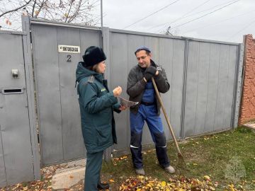 Сотрудники МЧС России провели в Луганске профилактический рейд по предупреждению пожаров осенне-зимнего периода