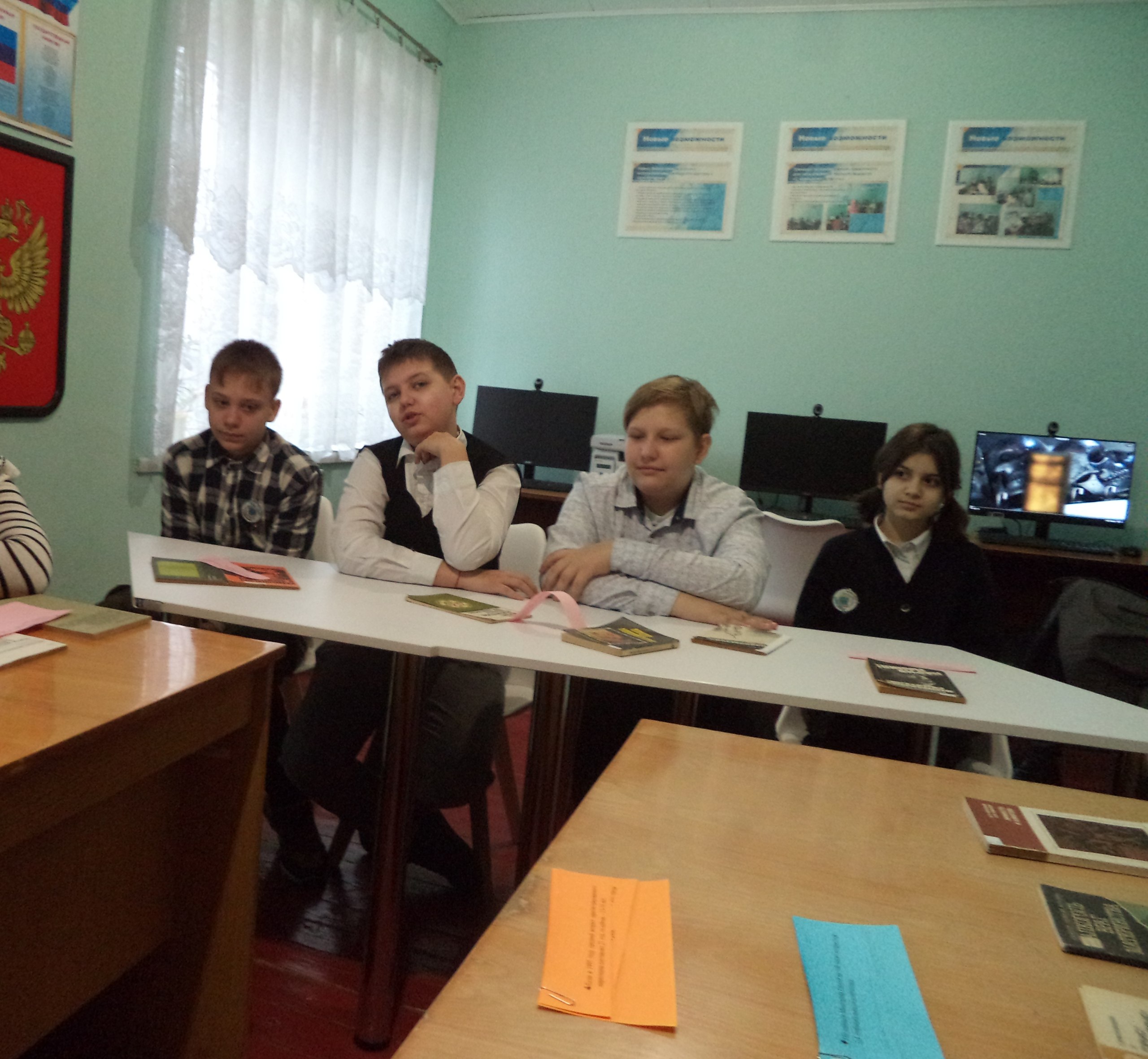 Библиотека-филиал № 1 пригласила подростков принять участие в дискуссионных качелях «Маскарад вредных привычек» Библиотека-филиал № 1 пригласила подростков принять участие в дискуссионных качелях «Маскарад вредных привычек»