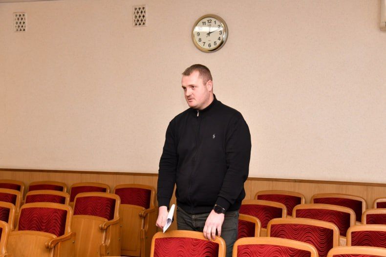 В Свердловском муниципальном округе ЛНР обсудили противодействие задолженности по зарплате В Свердловском муниципальном округе ЛНР обсудили противодействие задолженности по зарплате