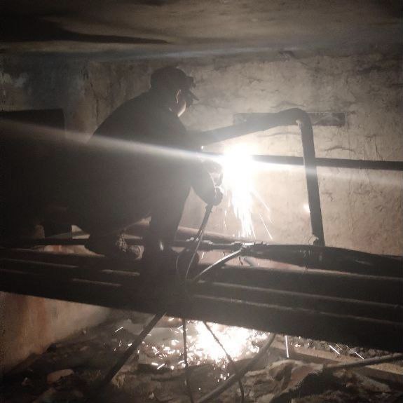 Специалисты Луганского филиала Единой управляющей компании активно занимаются устранением точечных неполадок на внутридомовых системах отопления Специалисты Луганского филиала Единой управляющей компании активно занимаются устранением точечных неполадок на внутридомовых системах отопления