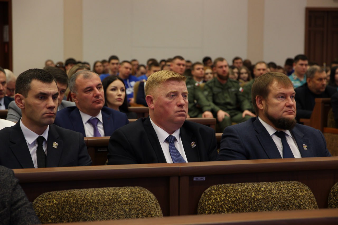 В Луганске прошла IV Конференция Луганского регионального отделения партии «Единая Россия» В Луганске прошла IV Конференция Луганского регионального отделения партии «Единая Россия»