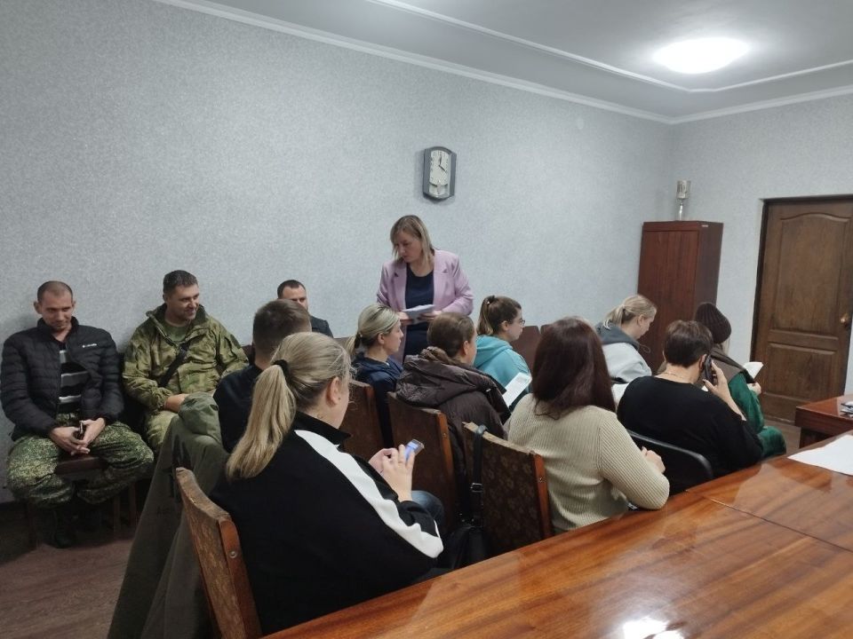 В поселке Краснодон состоялось собрание активных граждан, посвященное вопросам организации территориального общественного самоуправления (ТОС) на их территории В поселке Краснодон состоялось собрание активных граждан, посвященное вопросам организации территориального общественного самоуправления (ТОС) на их территории