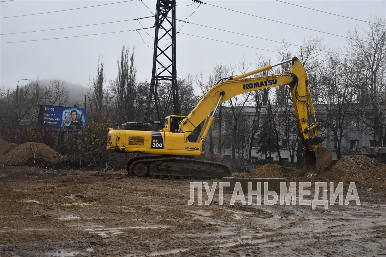 В Алчевске продолжаются работы по прокладке нового участка магистрального водовода взамен изношенной трубы В Алчевске продолжаются работы по прокладке нового участка магистрального водовода взамен изношенной трубы