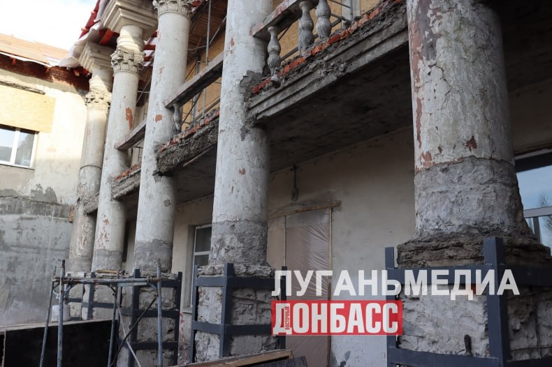 Красноярский край продолжает ход ремонта Комсомольского поселкового клуба Красноярский край продолжает ход ремонта Комсомольского поселкового клуба