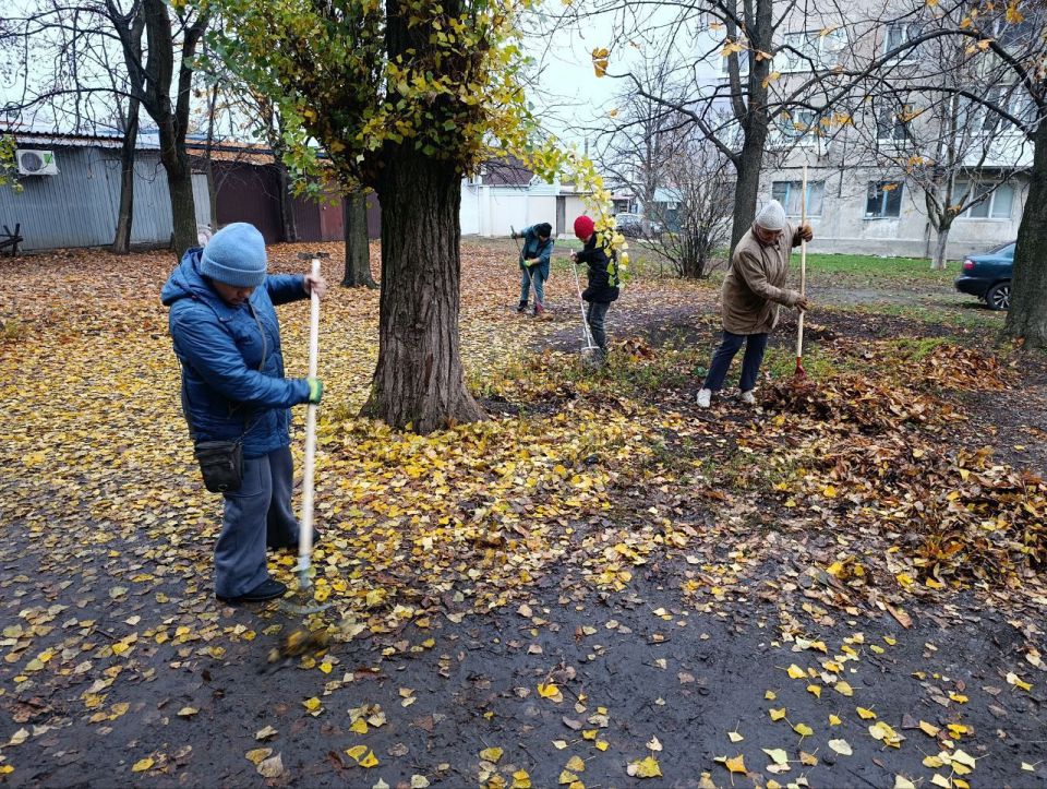 В пгт Ясеновский ведутся работы, направленные на улучшение качества жизни населения! В пгт Ясеновский ведутся работы, направленные на улучшение качества жизни населения!
